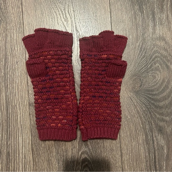 Fingerless knit gloves - Picture 3 of 4